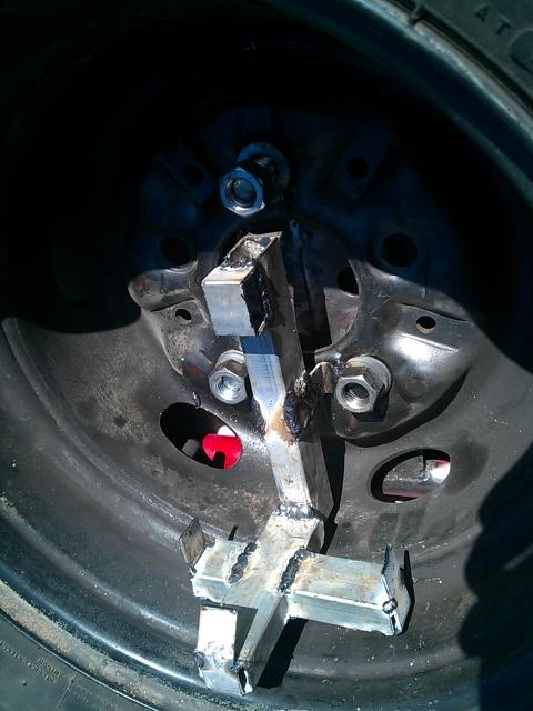 Here_I_present_as_I_installed_the_spare_wheel_on_rear_door.20.jpg