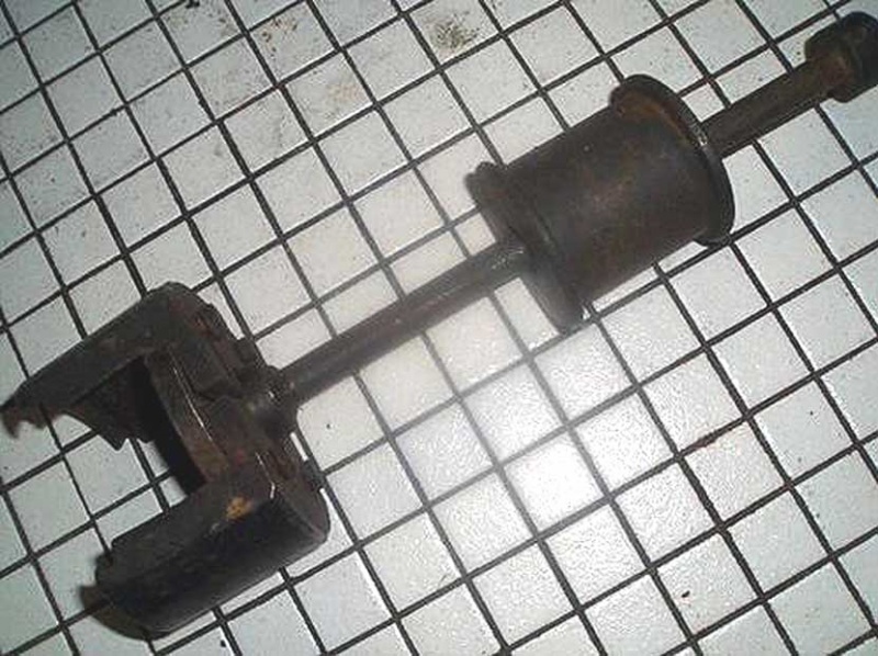 Datei:Original Mercedes Spezial-Werkzeug Abzieher Fettkappe MB 100 140, 631589053300, Verstellbereich ca. 80-100mm (Außendurchmesser) , Neupreis 270EUR.JPG